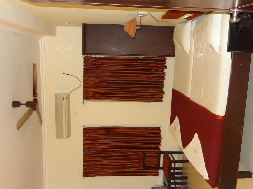 Hotel Mjm Plaza Kochi Exterior foto