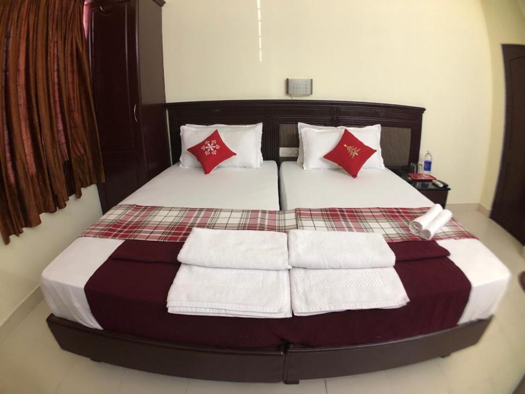 Hotel Mjm Plaza Kochi Exterior foto
